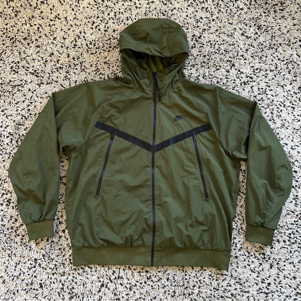 Nike Sportswear Woven Tech Essential Windrunner HD Jacket Olive DA7354 Men’s XLT